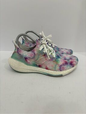 Adidas Women's Tie-Dye Running ultraboost size 7.5